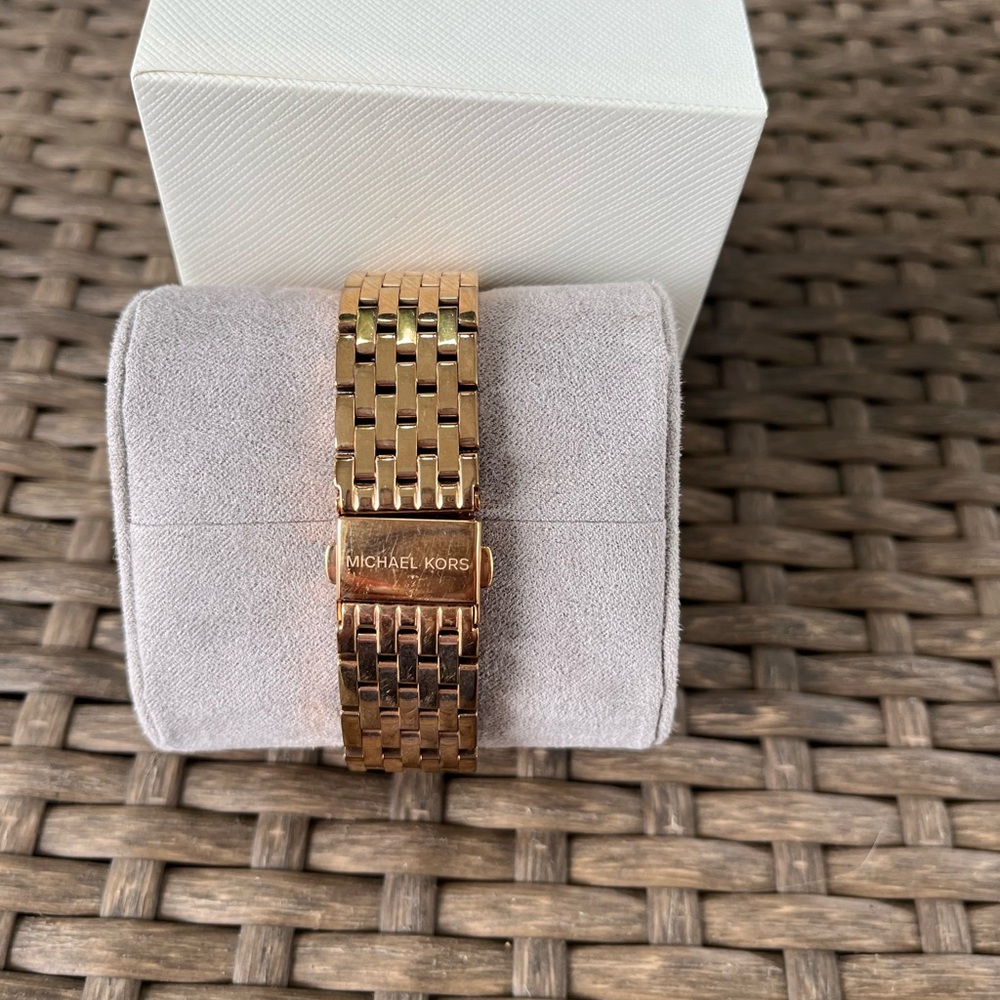 Watch - Picture 2 of 2